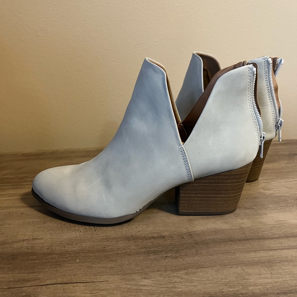 SO women’s booties size 8